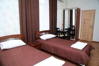 Отель Rio Hotel Северодонецк Улучшенный двухместный номер с 2 отдельными кроватями-2